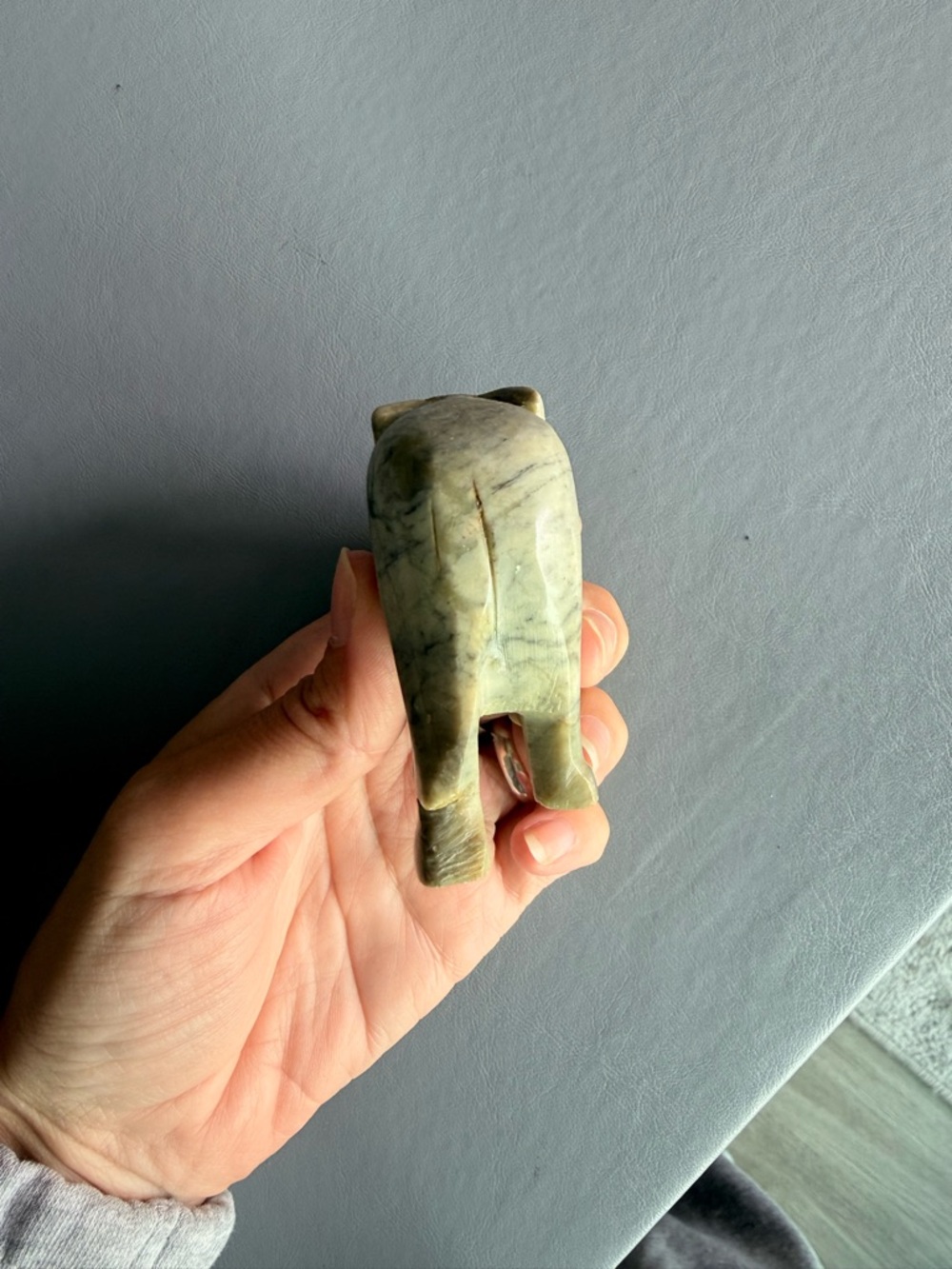 Stone elephant - Picture 3 of 7